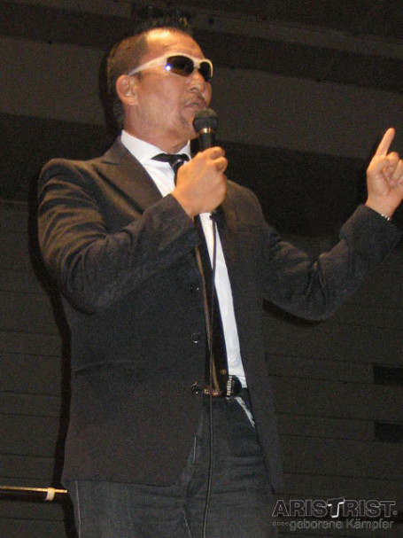 蝶野選手着用アイテム「ZERO1大阪大会プレゼンター」