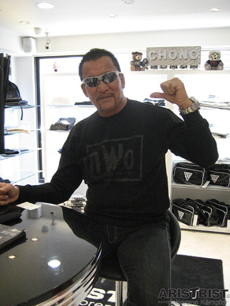 【蝶野選手着用アイテム「『Doctor’s Gate』取材」】